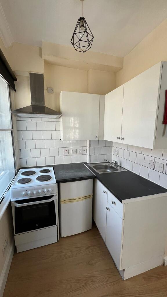 Main image of property: Flat B3 85 Hammersmith Road, London