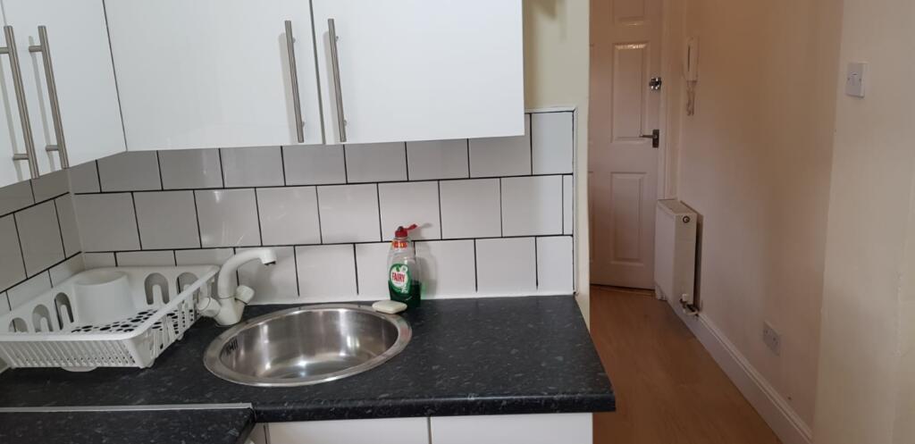 Main image of property: 85 Hammersmith Road, London, W14