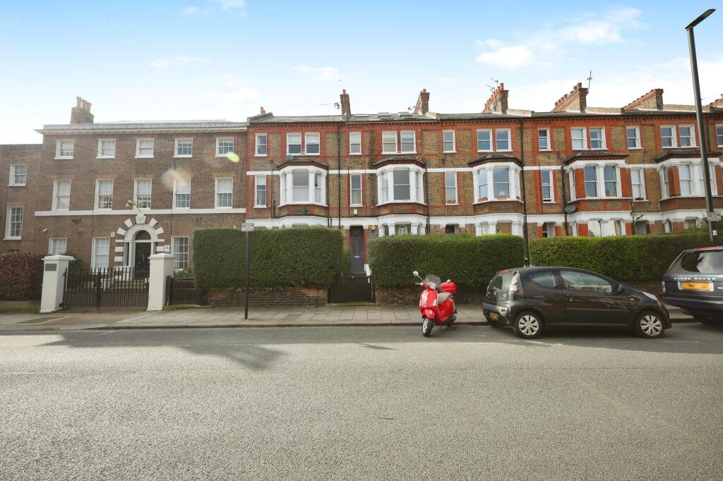 2 bedroom flat for sale in Rectory Grove, Clapham, SW4