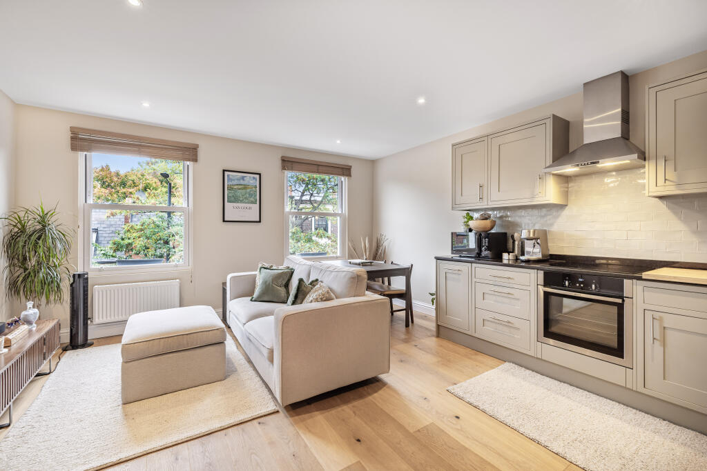 Main image of property: 158 Clapham Park Road, Clapham, SW4