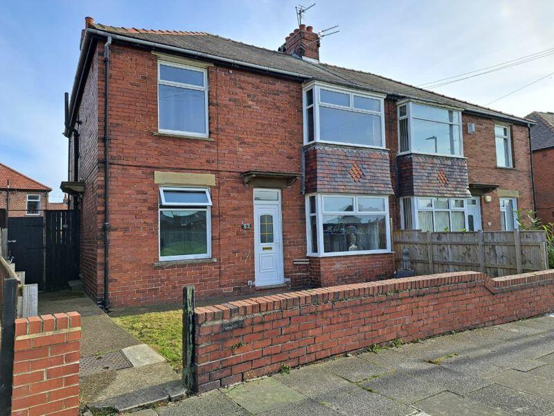 2 bedroom ground floor flat for sale in Biddleston Crescent, North