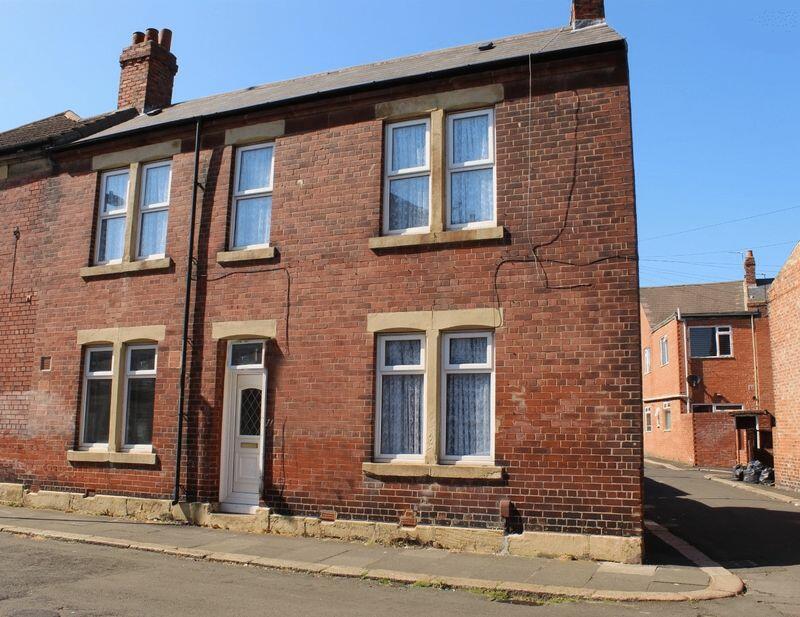 2 bedroom end of terrace house for sale in Vine Street, Wallsend, NE28