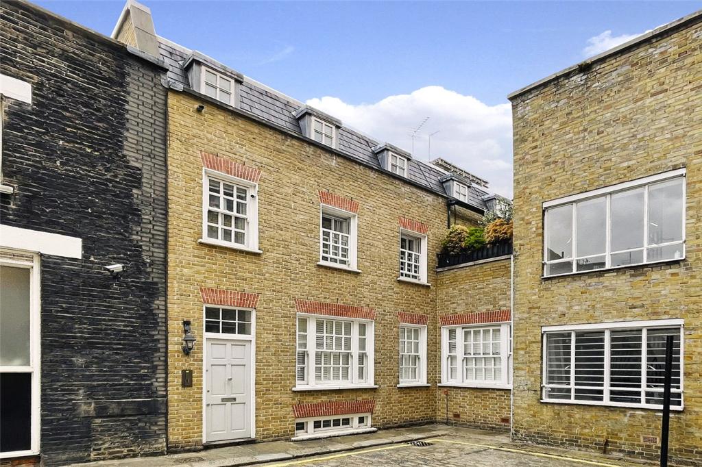 3 bedroom apartment for sale in Percy Mews, London, W1T