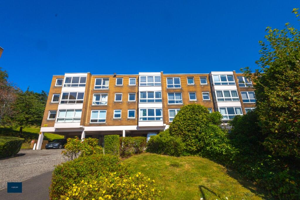 Main image of property: 128C Southbrae Drive, Glasgow G13 1TZ