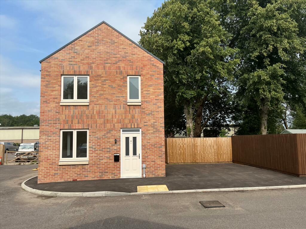 3 bedroom village house for sale in Lake Lane, Frampton on Severn, GL2