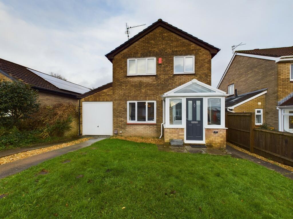 4 bedroom detached house for sale in Camelot Way, Thornhill, Cardiff. CF14