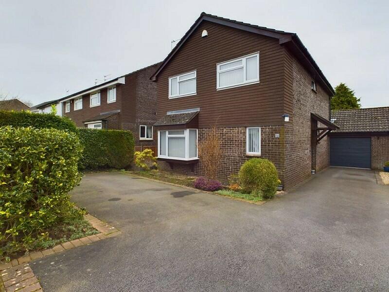 4 bedroom detached house for sale in Galahad Close, Thornhill, Cardiff. CF14 , CF14