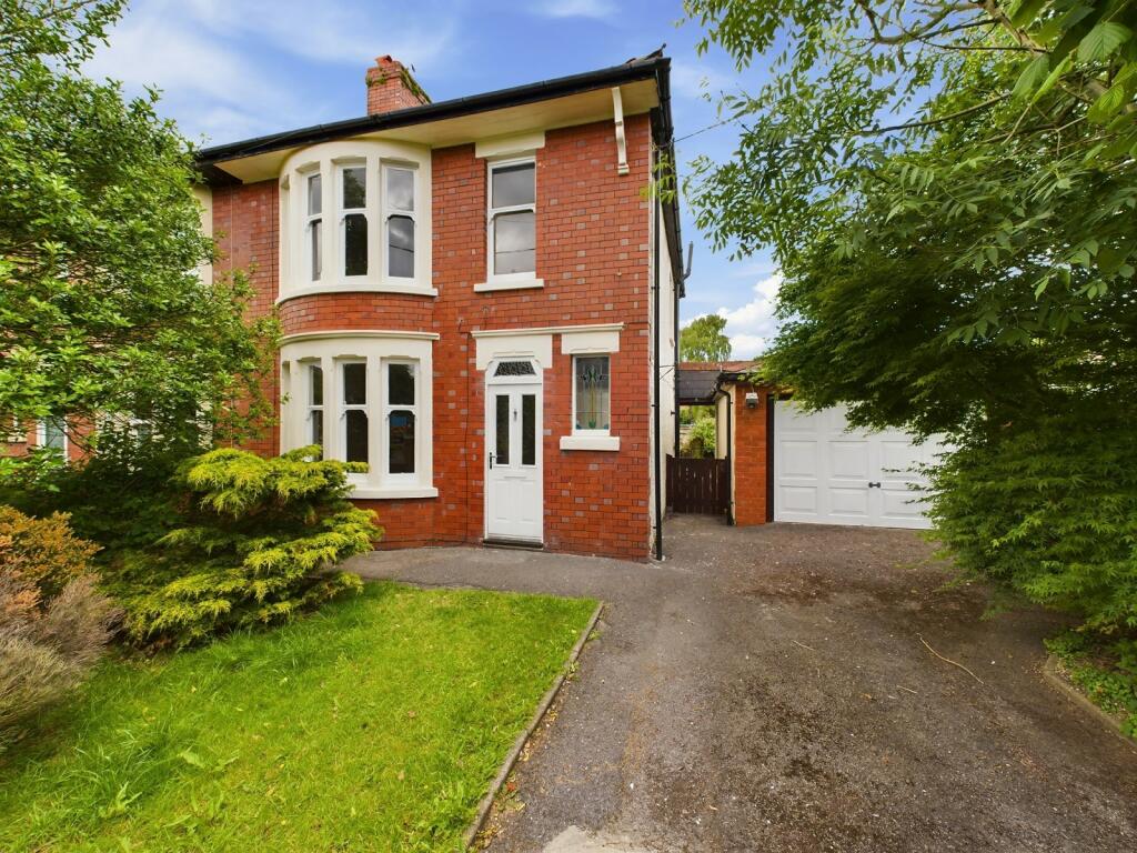 3 bedroom semidetached house for sale in Homelands Road, Rhiwbina