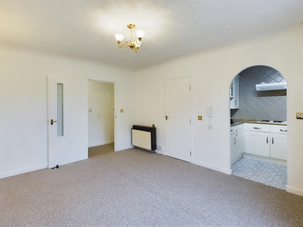 Additional property image - Homelong House, Heol Hir, Llanishen, Cardiff. CF14 5AZ