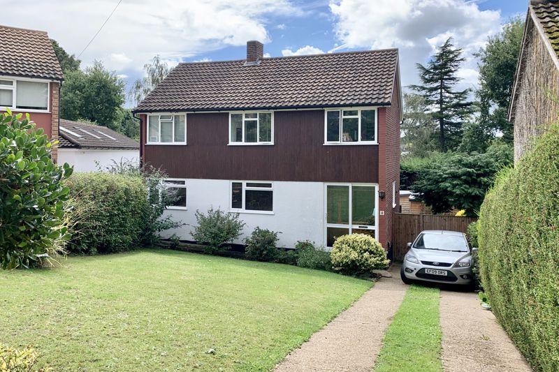 4 bedroom detached house for sale in Raymond Way, Claygate, KT10