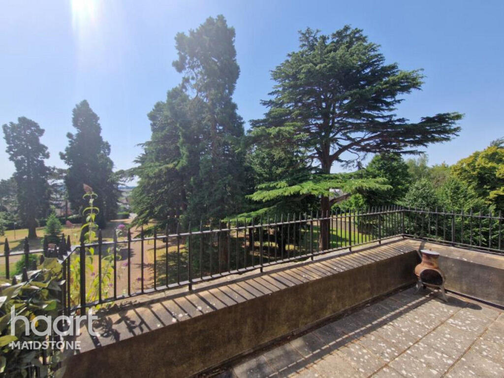 Main image of property: St Andrews Park, Tarragon Road, Maidstone