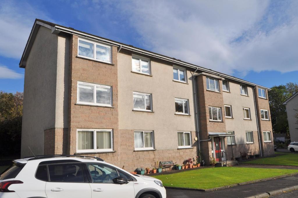 2 bedroom flat for sale in 24 Queens Court Milngavie Glasgow G62 6QA, G62
