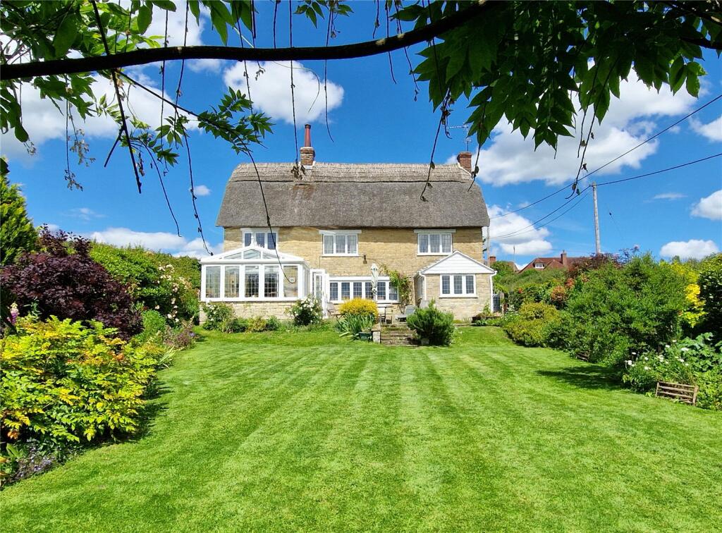 4 bedroom detached house for sale in Fifehead Hill, Fifehead Magdalen