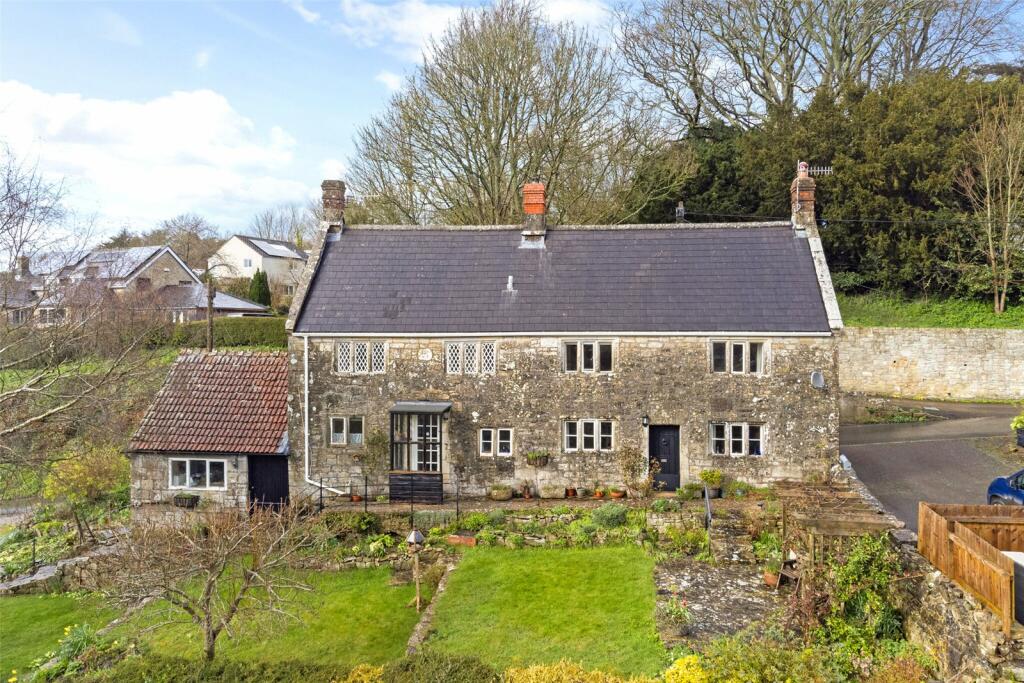 3 bedroom detached house for sale in Vicarage Road, Tisbury, Salisbury, SP3