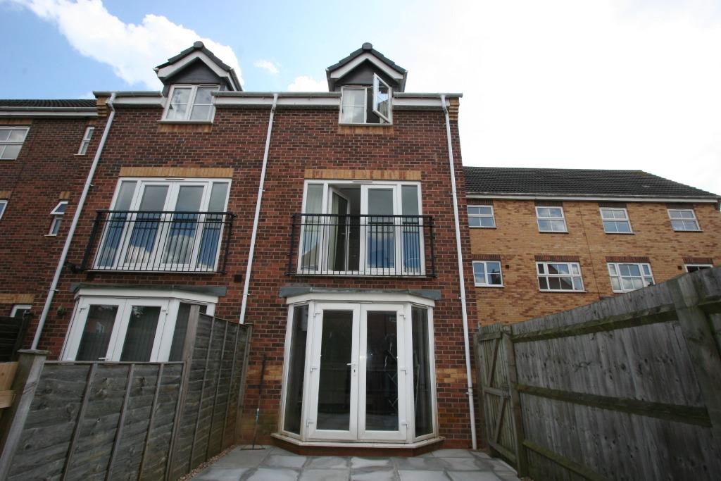 4 bedroom town house for rent in Goods Yard Close, Loughborough, LE11