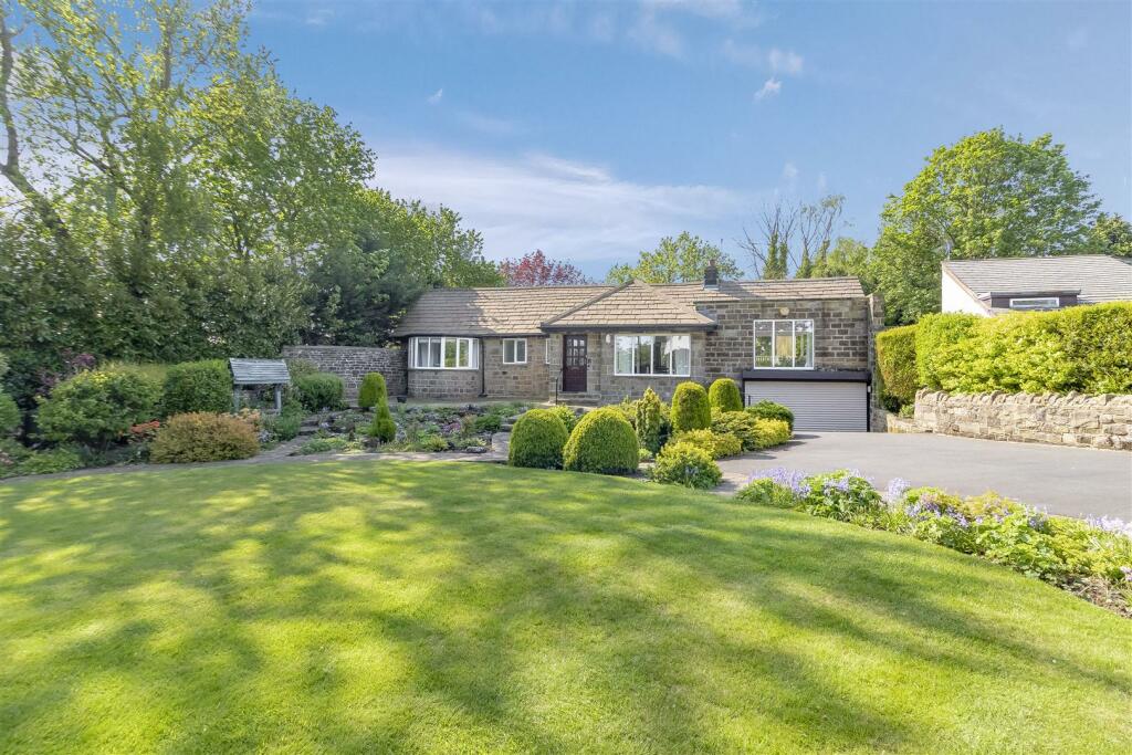 3 bedroom detached house for sale in Barncote, Hall Drive, Bramhope