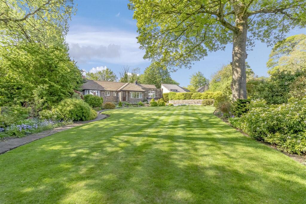 3 bedroom detached house for sale in Barncote, Hall Drive, Bramhope