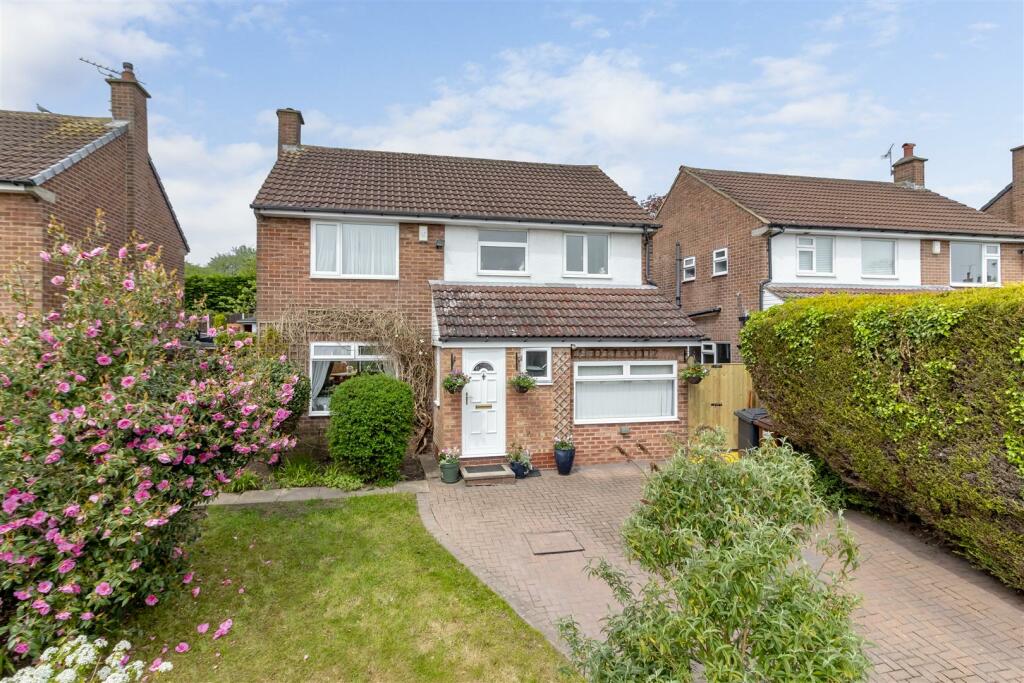 4 bedroom detached house for sale in Tredgold Crescent, Bramhope, Leeds