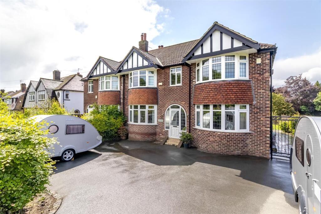 Main image of property: Kings Road, Bramhope