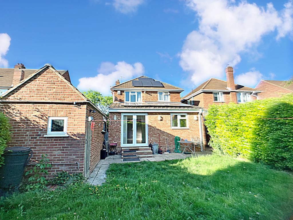 3 bedroom detached house for rent in Cardington Road Bedford MK42