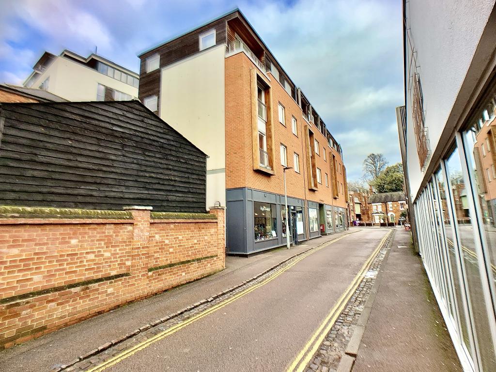 2 bedroom flat for rent in Castle Quay Bedford MK40