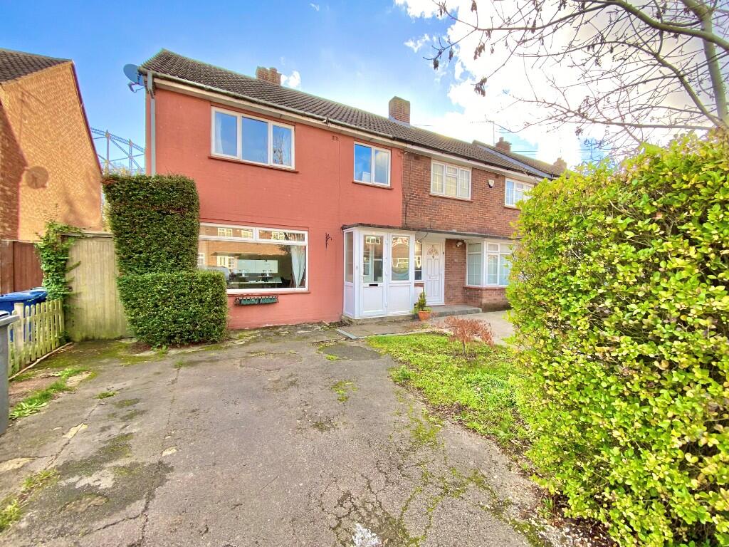 Main image of property: Hertford Road, New Barnet, EN4