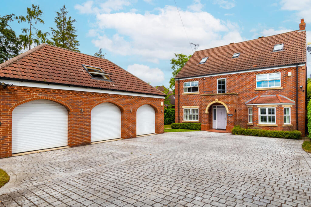 Main image of property: Cherry House, Hopgrove Lane South, York, YO32 9TG