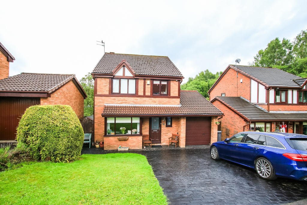 4 bedroom detached house for sale in Hazelwood Close, Godley, SK14