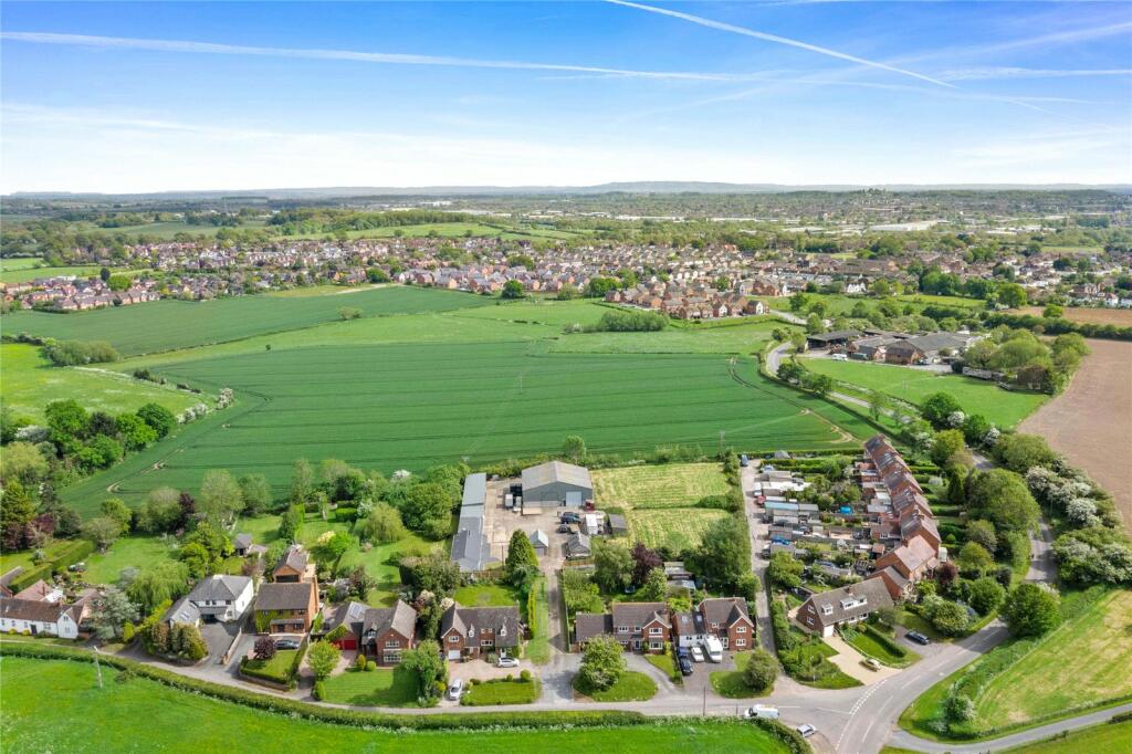 2 bedroom bungalow for sale in Claines, Worcester, Worcestershire, WR3