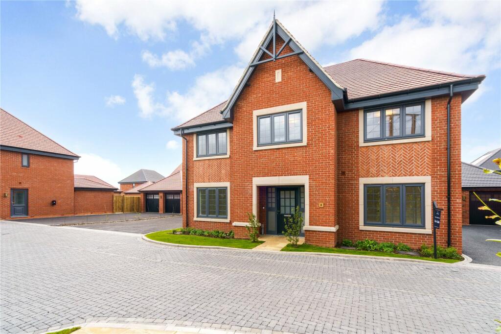 5 bedroom detached house for sale in Hallow, Worcester, Worcestershire, WR2
