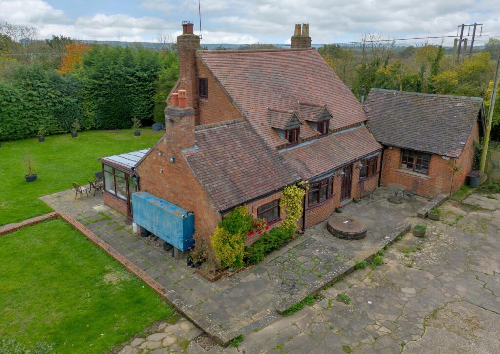 Additional property image - Astwood Bank, Redditch, Worcestershire