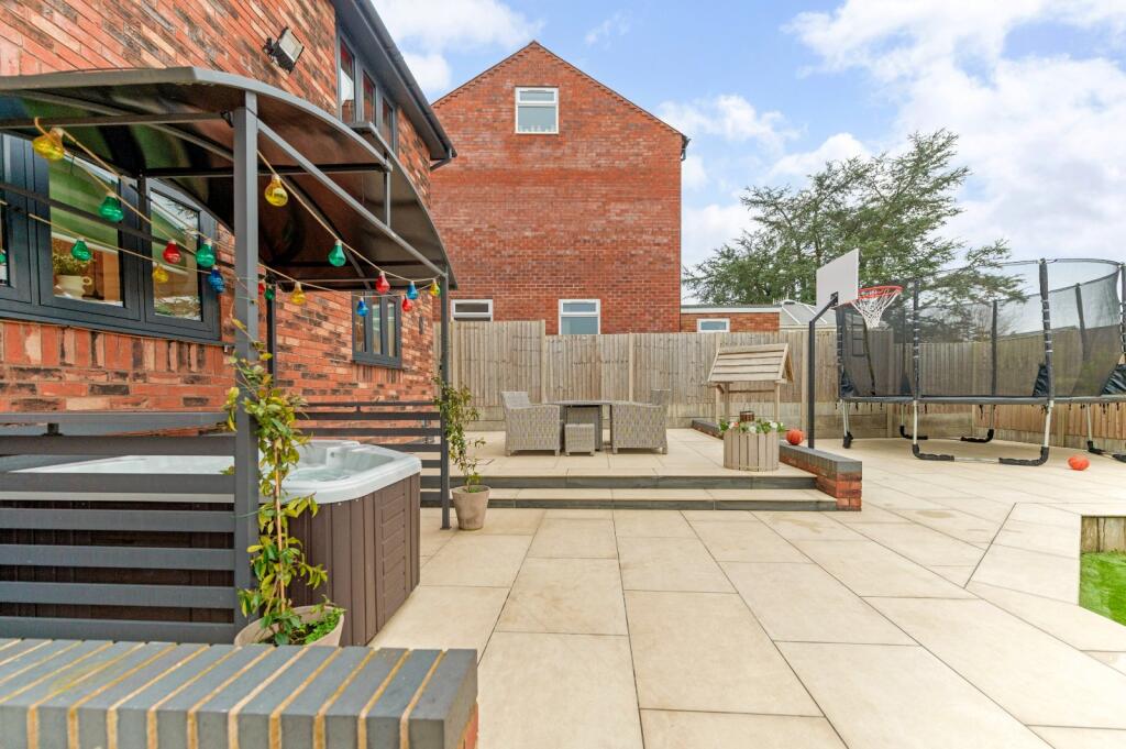 Additional property image - Redditch, Worcestershire