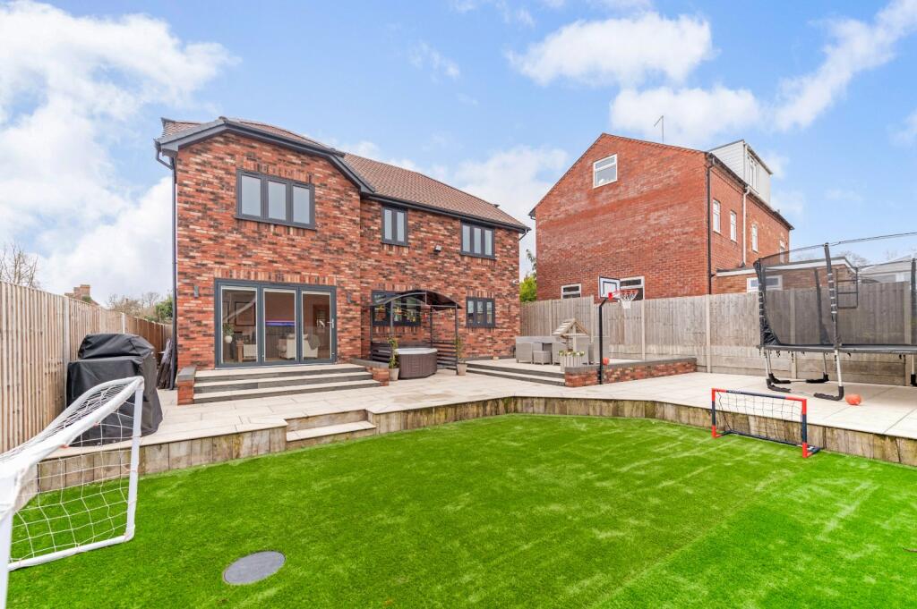 Additional property image - Redditch, Worcestershire