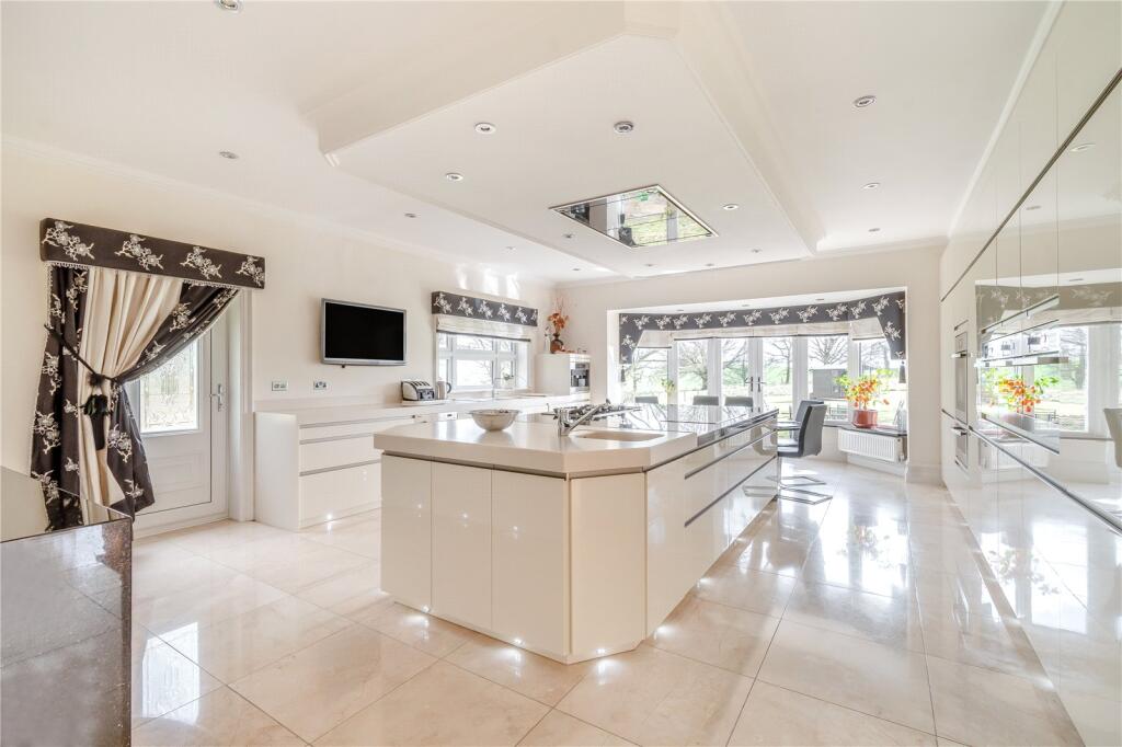Additional property image - Cofton Hackett, Birmingham, Worcestershire