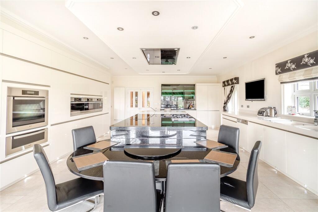 Additional property image - Cofton Hackett, Birmingham, Worcestershire
