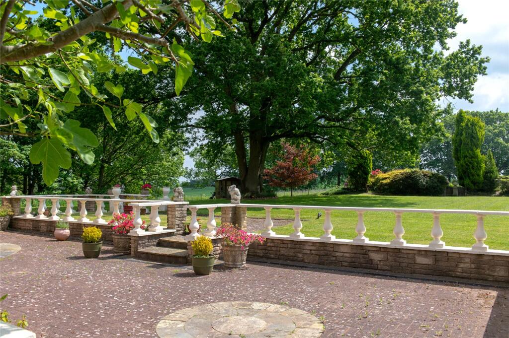 Additional property image - Cofton Hackett, Birmingham, Worcestershire