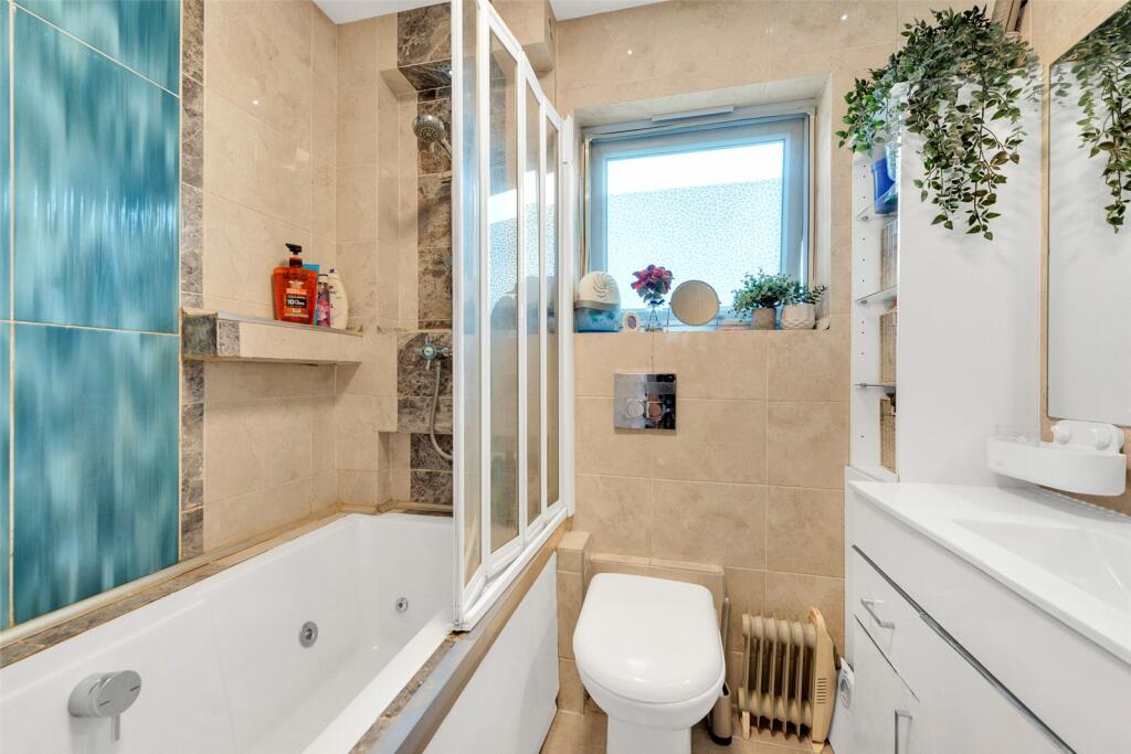 Additional property image - Cameron Drive, Dartford, Kent, DA1