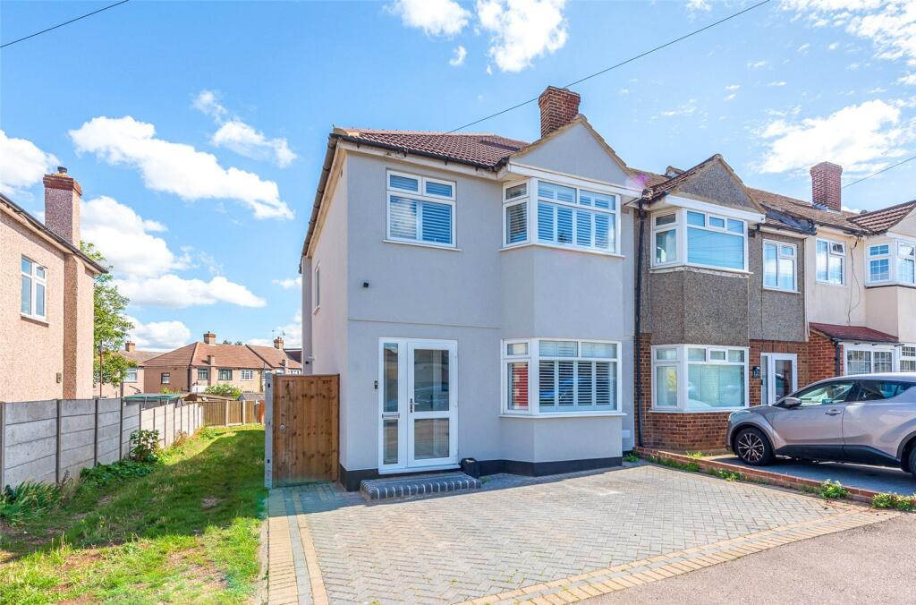 3 bedroom end of terrace house