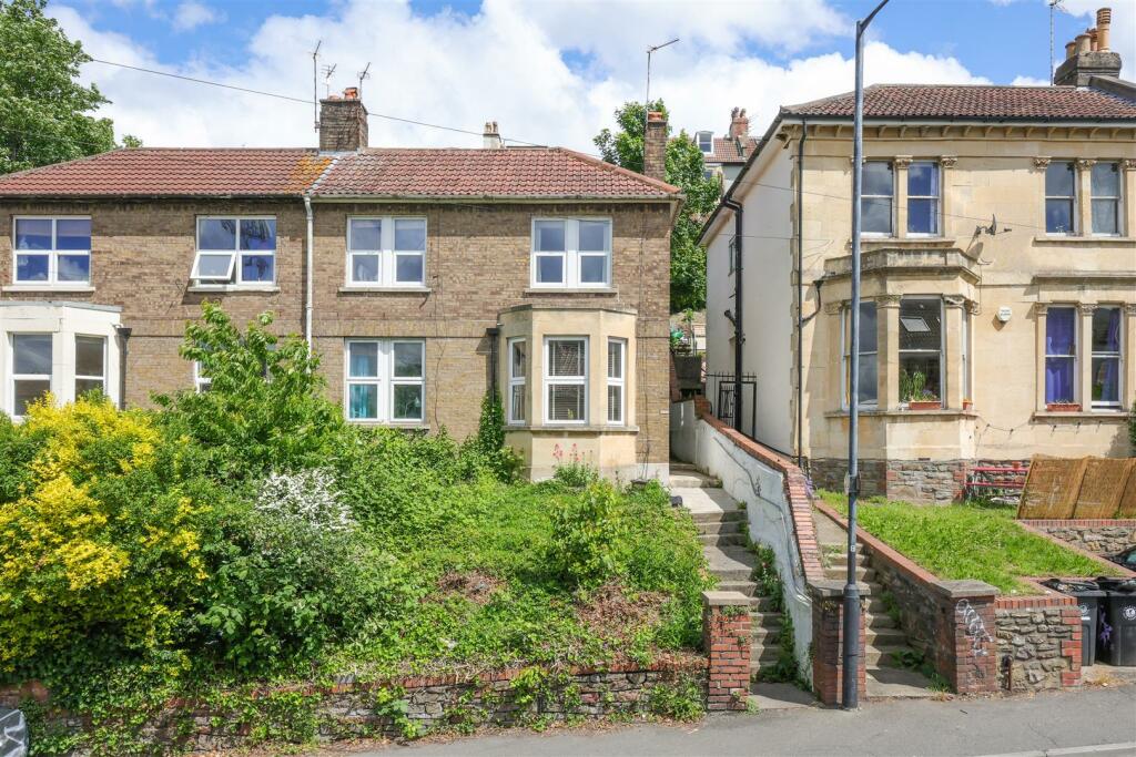 2 bedroom flat for sale in Cromwell Road, St. Andrews, Bristol, BS6