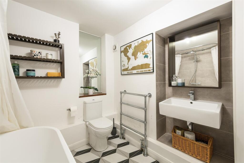 Additional property image - Upper Cheltenham Place, Montpelier