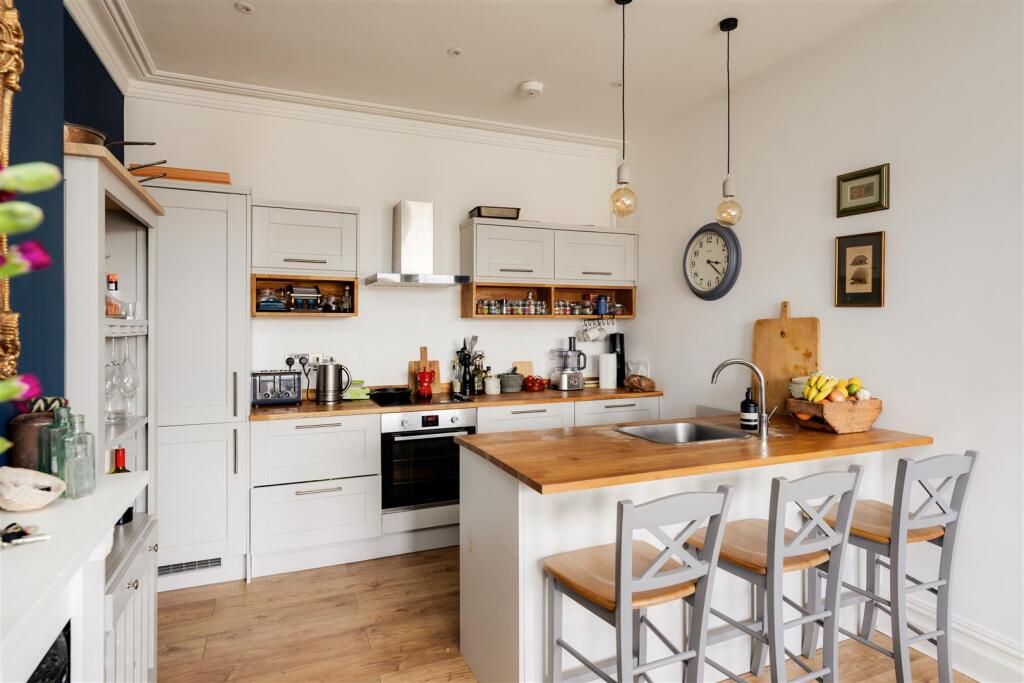 Additional property image - Manor Park, Redland, Bristol