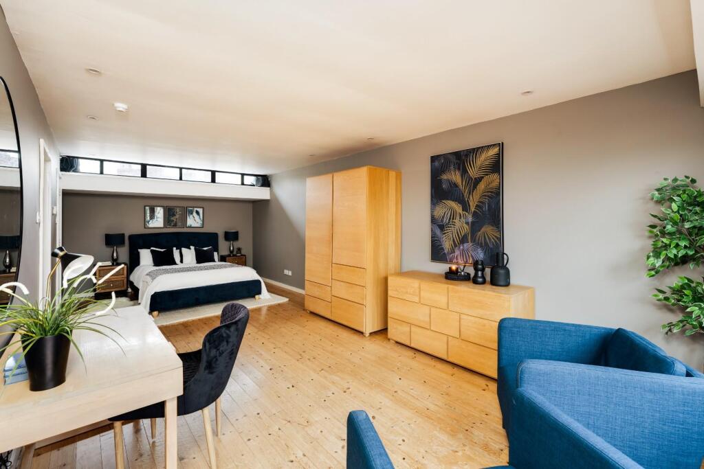 Additional property image - Montague Place, Bristol