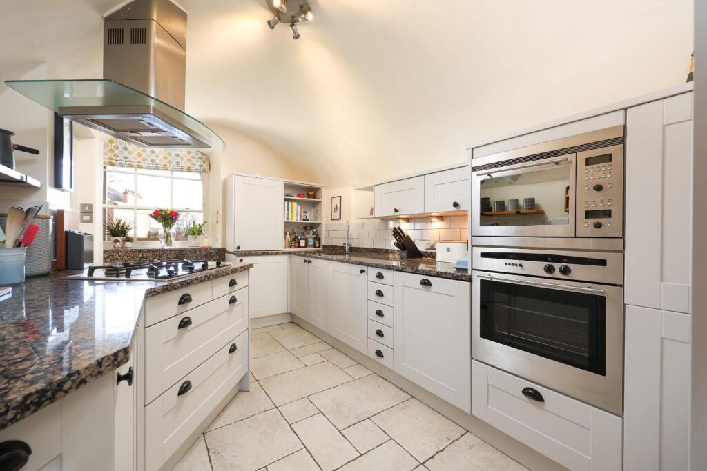 Additional property image - Cornwallis Grove, Clifton, Bristol