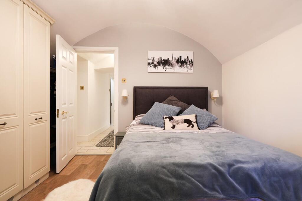 Additional property image - Cornwallis Grove, Clifton, Bristol
