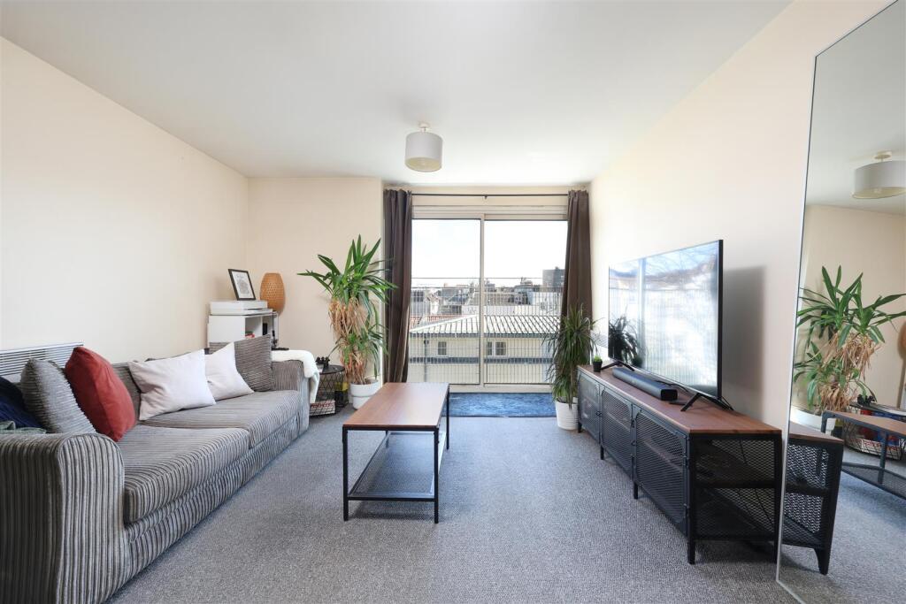 Main image of property: The Azure, Bath Buildings, Montpelier, Bristol