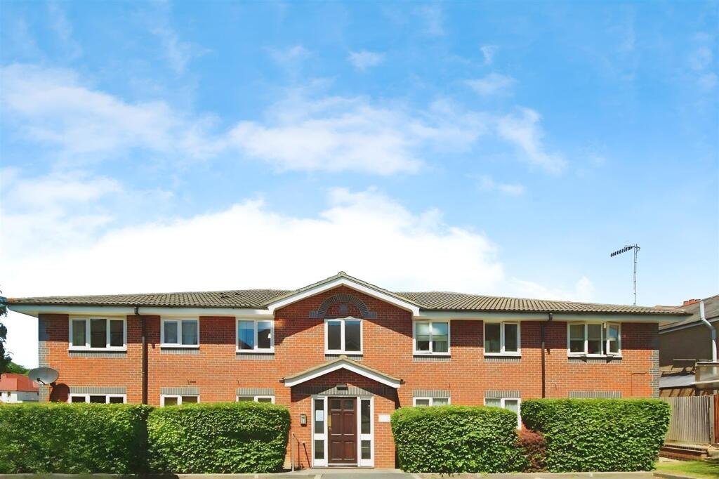 Main image of property: CLOSE TO MET LINE