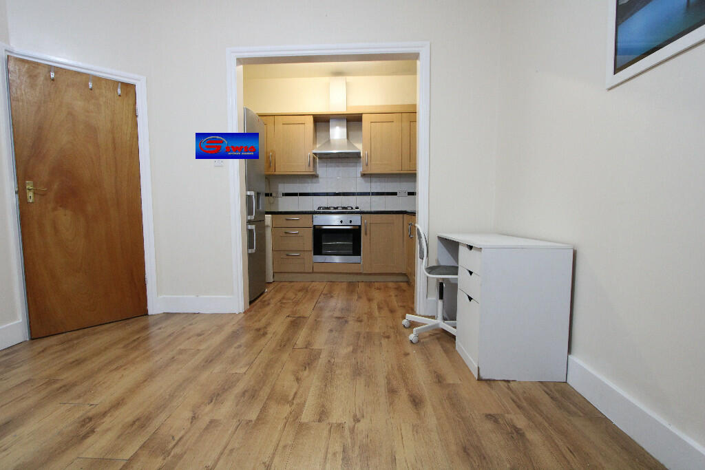 1 bedroom ground floor flat for rent in Westmead Road, Sutton, Surrey, SM1