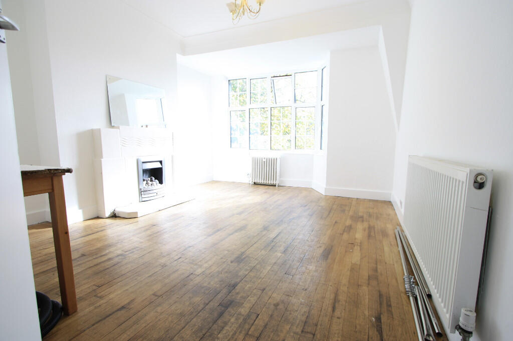 Main image of property: Leigham Avenue, London, SW16