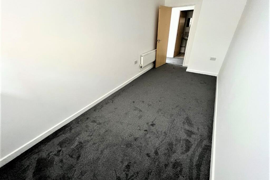 2 bedroom flat for sale in Meon House, 78 High Street, Cosham