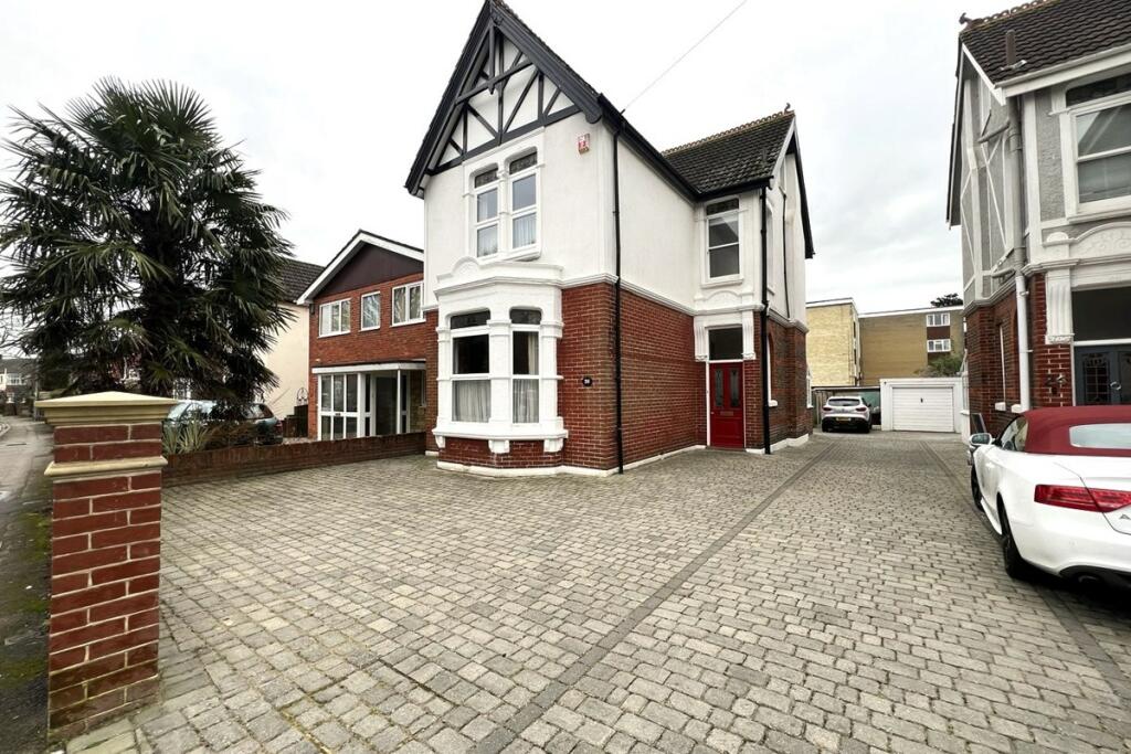 3 bedroom detached house for sale in Magdala Road, Cosham, Portsmouth, Hampshire, PO6 2QG, PO6